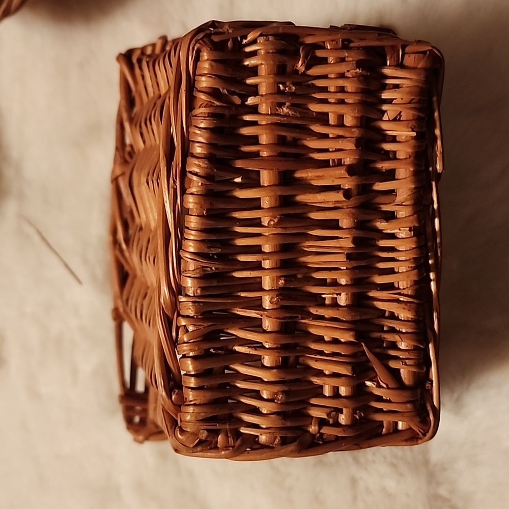 VINTAGE  🧺 BASKETS  VARIOUS  SIZES & DESIGNS - Picture 8 of 15